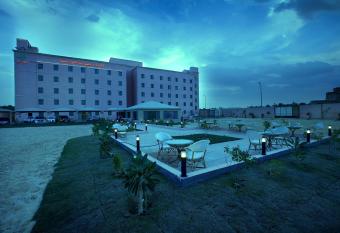 Palms Lily Hotel Suites has Balcony rooms