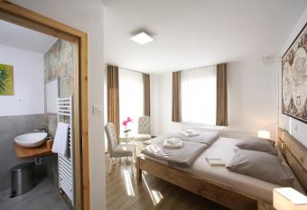 Hi  a Pr Pristavc has Balcony rooms