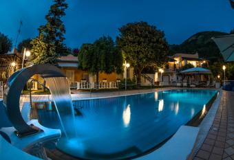 Ischia Dream Sunset allows 18 year olds to book a room