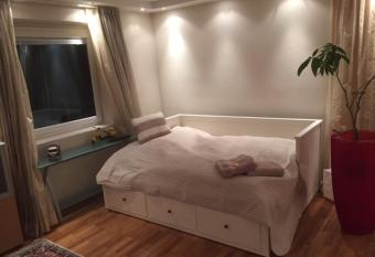 Book-A-Room Alpen Apartment Salzburg allows 18 year olds to book a room