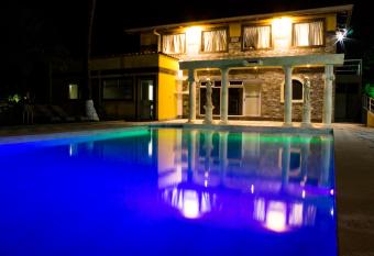 Hotel Vista De Golf, San Jose Aeropuerto, Costa Rica allows 18 year olds to book a room