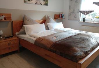 Eulennest allows 18 year olds to book a room