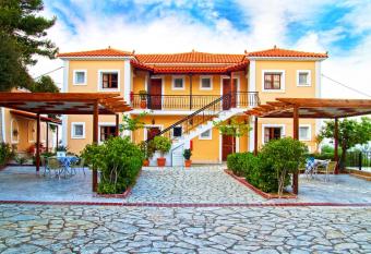 Villa Contessa has Balcony rooms