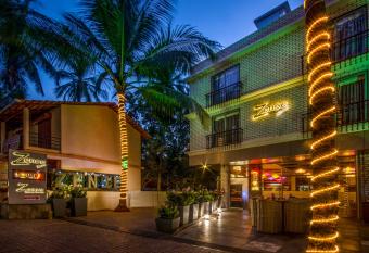 Zense has Smoking/Balcony rooms