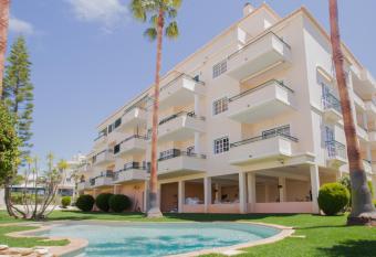 Apartamentos Quinta da Praia has Balcony rooms