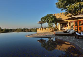 Mihir Garh has Balcony rooms