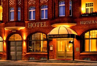 Hotel am Molkenmarkt allows 18 year olds to book a room