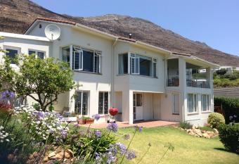 Restio Garden Studio allows 18 year olds to book a room