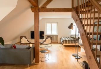 Airhome Zug Neugasse Stadtzentrum has Balcony rooms