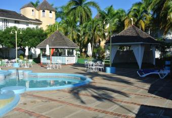 Beach Studio 18 has Balcony rooms