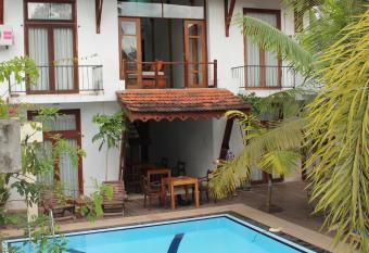 Villa Kapuru has Balcony rooms