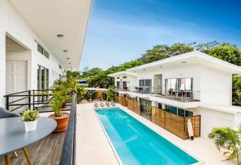 In the Shade Hotel - Coworking - 300Mbit - Adults Only allows 18 year olds to book a room