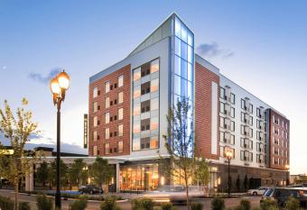 Hyatt Place Cleveland/Westlake/Crocker Park allows 18 year olds to book a room