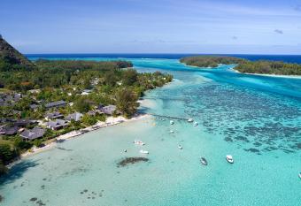 Moorea Sunset Beach has Balcony rooms