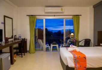 Z-Talay House has Balcony rooms