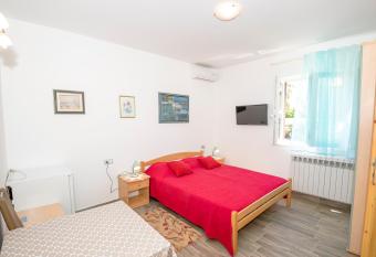 Guest House AB Adria Home has Balcony rooms