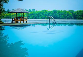 Okvin River Villa has Balcony rooms