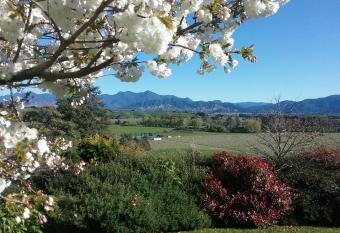 Omaka Heights Countrystay has Balcony rooms