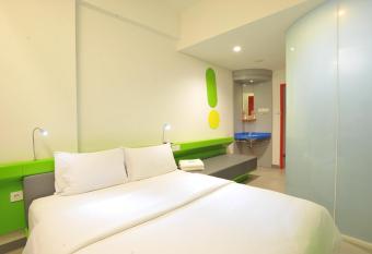 POP! Hotel Diponegoro has Smoking rooms