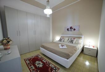 Case Vacanze Terra Sinus has Balcony rooms