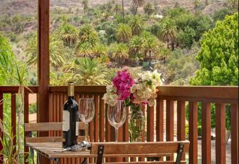 Holiday Cottage Santa Luc  a 1 has Balcony rooms