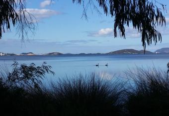 Lilacs Waterfront Villas & Cottages allows 18 year olds to book a room