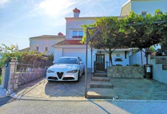Doleco Apartment has Balcony rooms
