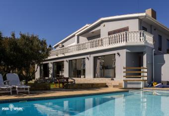 Tyday Accommodation has Balcony rooms