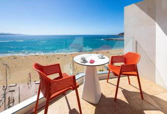 Hotel Cristina by Tigotan Las Palmas - Adults Only allows 18 year olds to book a room