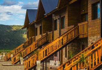 Blackstone Country Villages Hotel has rooms with a private hot tub