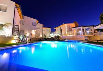 Good Life Resort has Balcony rooms