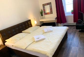 Hotel Star   Po  ta allows 18 year olds to book a room