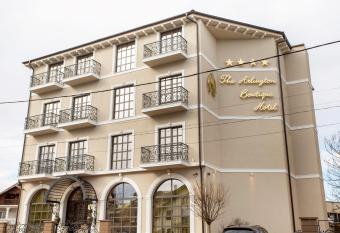 The Arlington Boutique Hotel has Balcony rooms