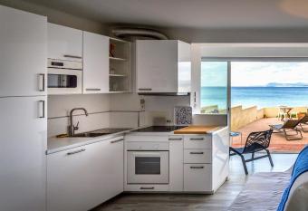 Appartement - Les Pieds Dans L Eau has Balcony rooms