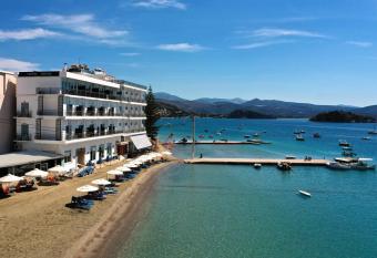Minoa Hotel has Balcony rooms