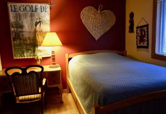 Eugene Lodge and International Hostel has Balcony rooms