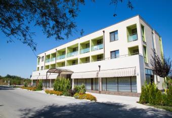 Hotel-Clinic Dr. Gechevi has Balcony rooms