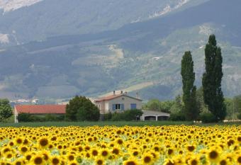 Le Mas De Saint-Ferr  ol Studio has Balcony rooms