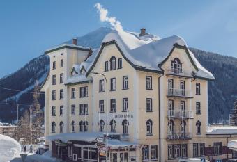 Hotel Montana allows 18 year olds to book a room