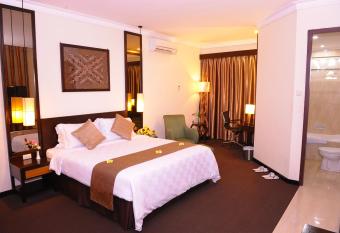Plaza Hotel Semarang allows 18 year olds to book a room