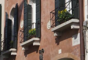 B&B San Leonardo allows 18 year olds to book a room