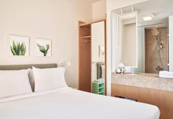 Captain s Inn Hotel has Smoking/Balcony rooms