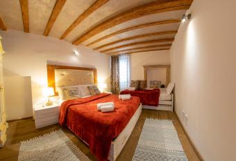 Marconi Rooms Alloggio Segreto allows 18 year olds to book a room