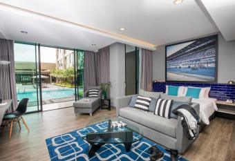 The Crystal Hotel Buriram - formerly X2 Vibe Buriram has Balcony rooms