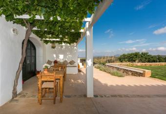 Agroturismo Son Vives Menorca - Adults Only allows 18 year olds to book a room