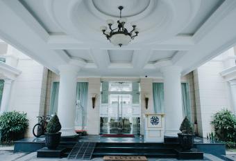 Adhiwangsa Hotel has Balcony rooms