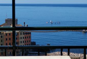 A due passi dal cielo e dal mare - Balcony with Sea View allows 18 year olds to book a room