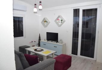 Markos Towers Apartments has Balcony rooms