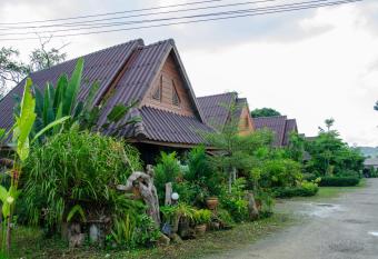Daranee Resort has Balcony rooms
