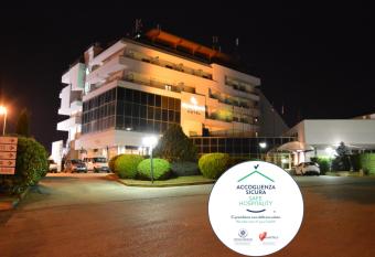 Canadian Hotel allows 18 year olds to book a room